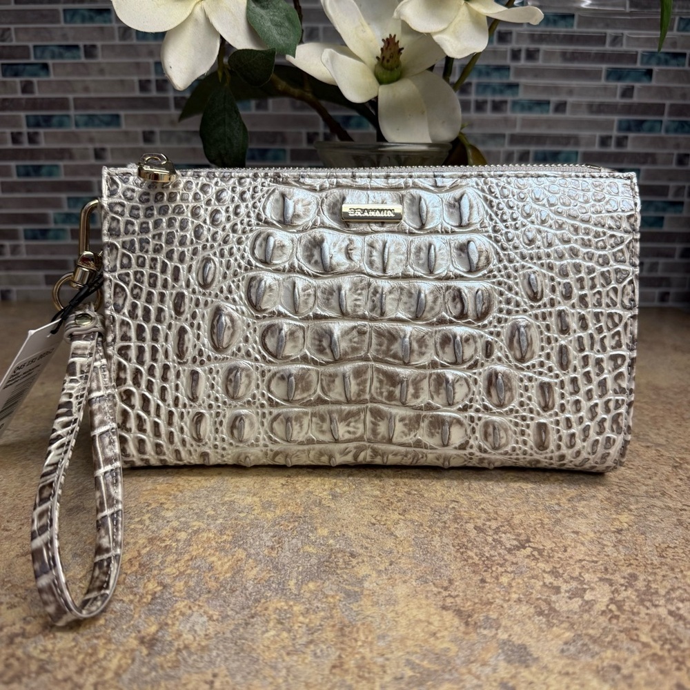 NWT Brahmin Daisy Pristine metallic silver purse - Picture 2 of 7